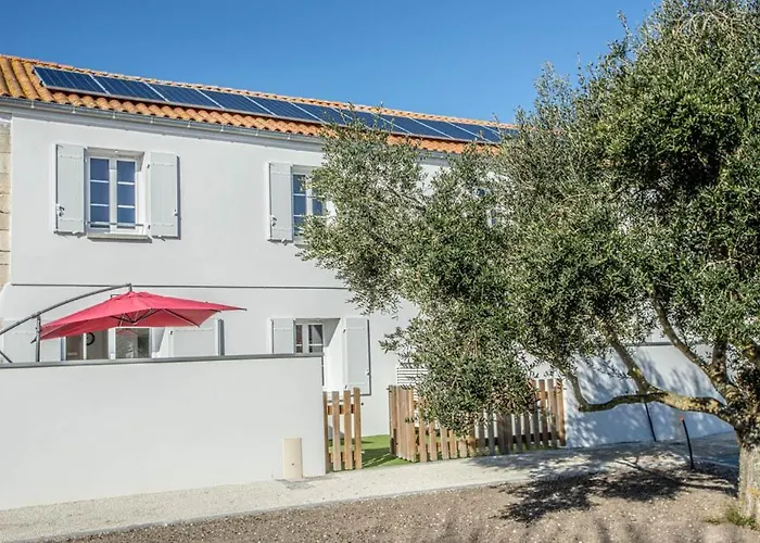 Le Pacha Maison Avec Piscine/parking/wifi/plages 5kms Semesterbostad