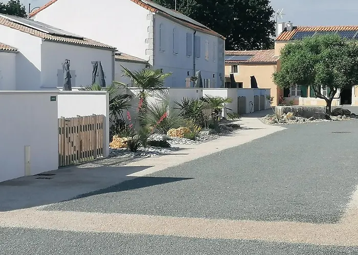 Le Pacha Maison Avec Piscine/parking/wifi/plages 5kms Сasa de vacaciones